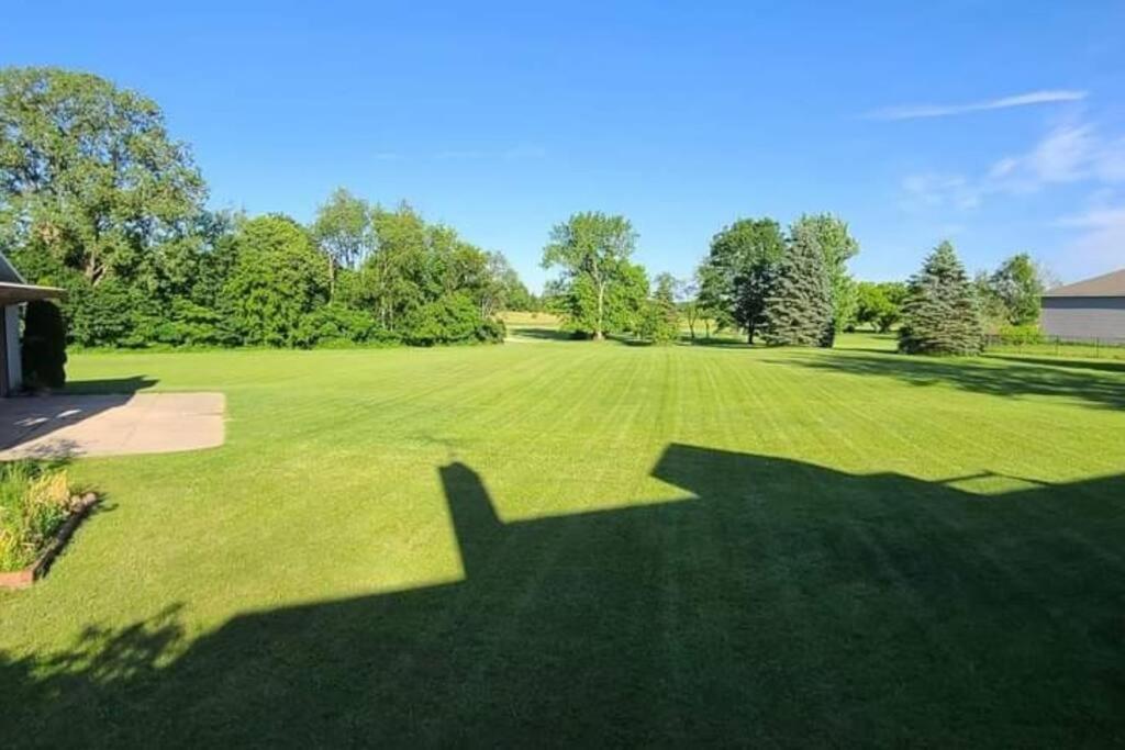 House On Grass Runway With Fly-In/Fly-Out Access Villa Tecumseh Exterior photo